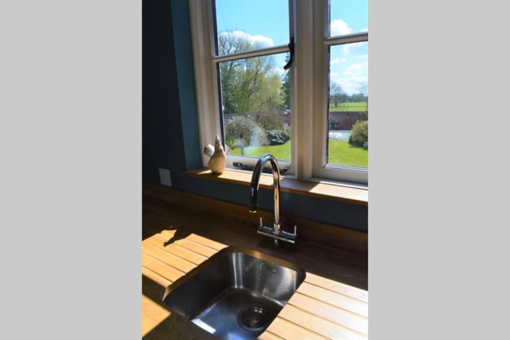 Cockloft Romantic Countryside Hideaway Bishops Cannings Exterior foto